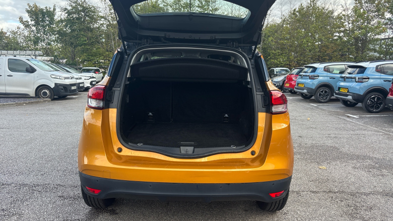 Renault Scenic 1.2 TCE Dynamique Nav 5dr Petrol Estate